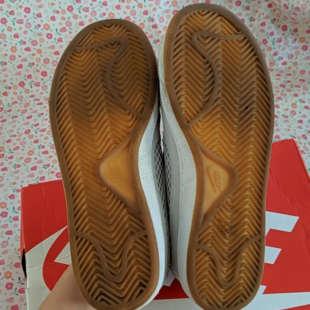 Nike Court Royale Prem View 3